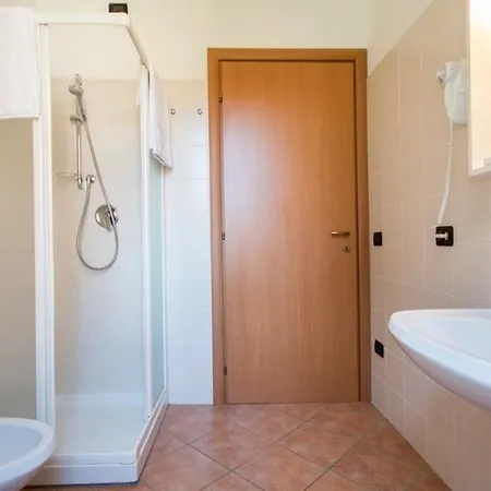 Ferienwohnung Mit Pool Am Comer See * Domaso